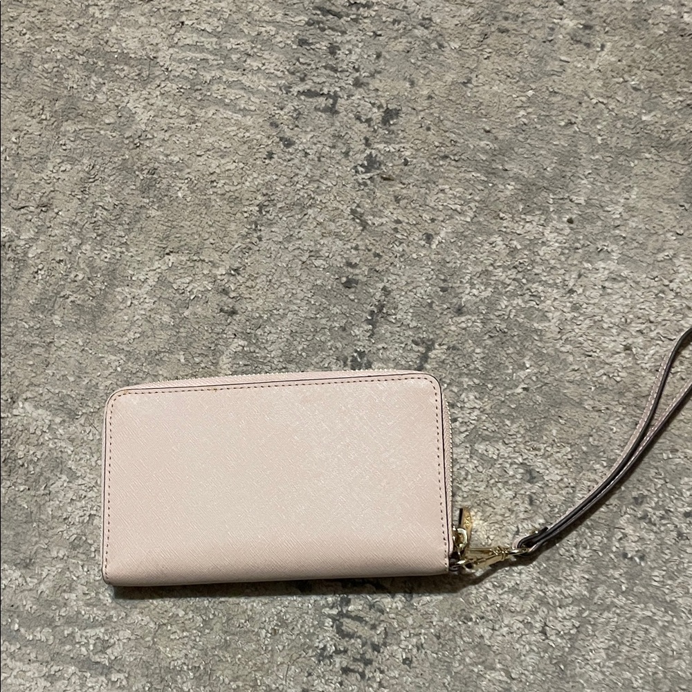 Michael Kors Blush Heart Wristlet - Picture 4 of 8